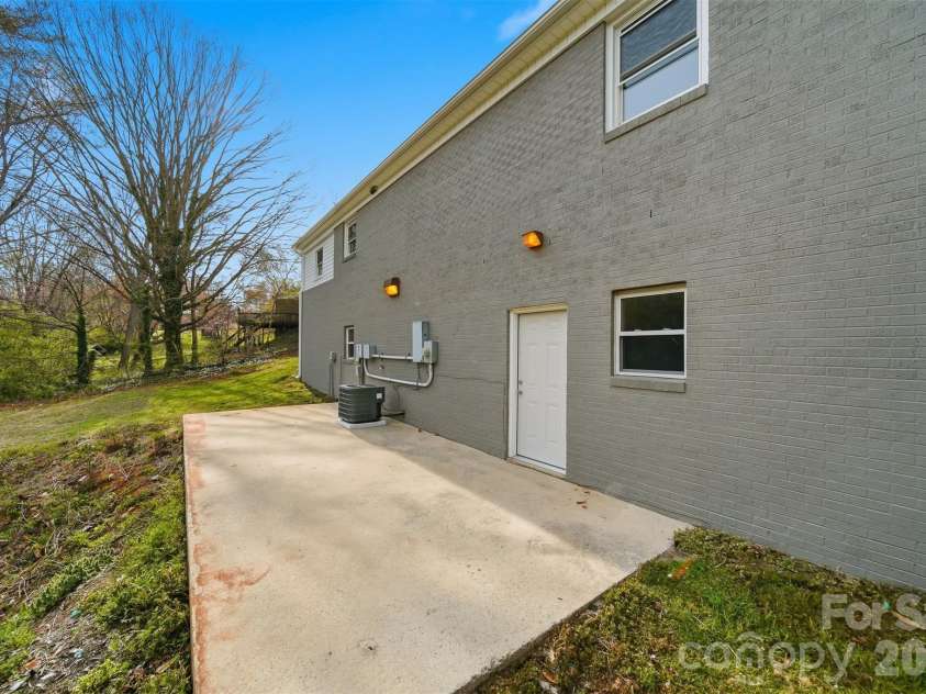 1033 Stagecoach Trail, Lenoir, NC 28645.  MLS# CAR4360293, YatesRealty ID 18263. 