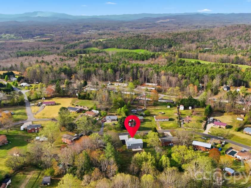 1033 Stagecoach Trail, Lenoir, NC 28645.  MLS# CAR4360293, YatesRealty ID 18263. 