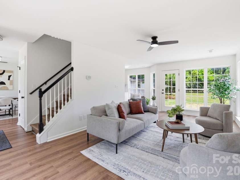 8106 Castlemaine Drive, Matthews, NC 28104.  MLS# CAR4375063, YatesRealty ID 18264. 