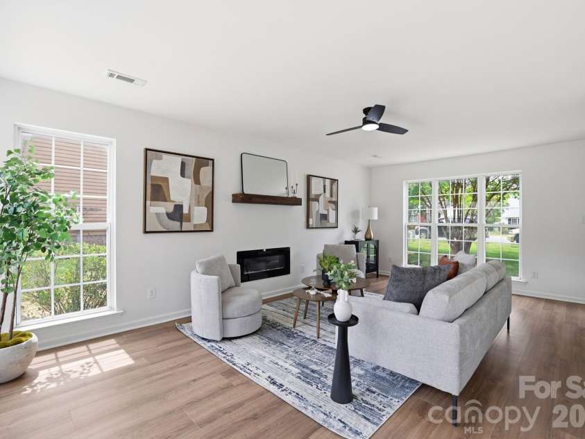 8106 Castlemaine Drive, Matthews, NC 28104.  MLS# CAR4375063, YatesRealty ID 18264. 