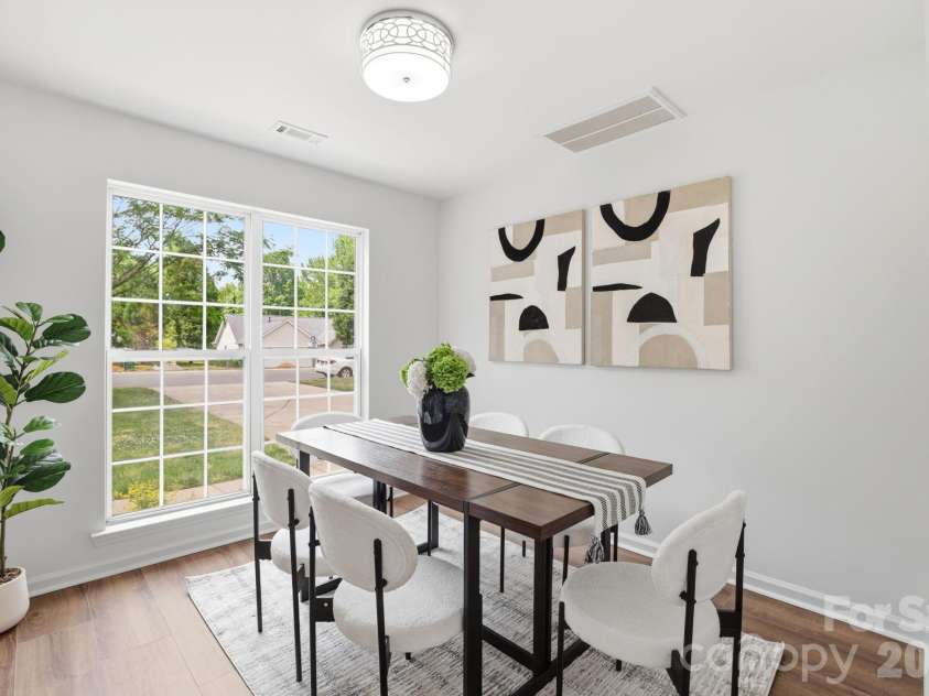 8106 Castlemaine Drive, Matthews, NC 28104.  MLS# CAR4375063, YatesRealty ID 18264. 