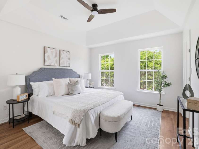 8106 Castlemaine Drive, Matthews, NC 28104.  MLS# CAR4375063, YatesRealty ID 18264. 