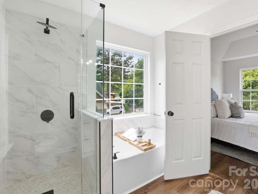 8106 Castlemaine Drive, Matthews, NC 28104.  MLS# CAR4375063, YatesRealty ID 18264. 