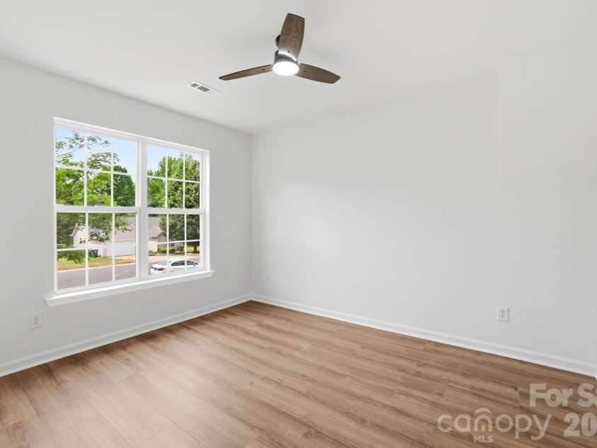 8106 Castlemaine Drive, Matthews, NC 28104.  MLS# CAR4375063, YatesRealty ID 18264. 
