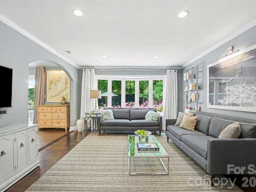 1800 Emerywood Drive, Charlotte, NC 28210.  MLS# CAR4342251, YatesRealty ID 18266. 