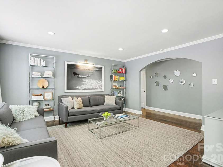 1800 Emerywood Drive, Charlotte, NC 28210.  MLS# CAR4342251, YatesRealty ID 18266. 