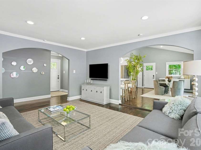 1800 Emerywood Drive, Charlotte, NC 28210.  MLS# CAR4342251, YatesRealty ID 18266. 