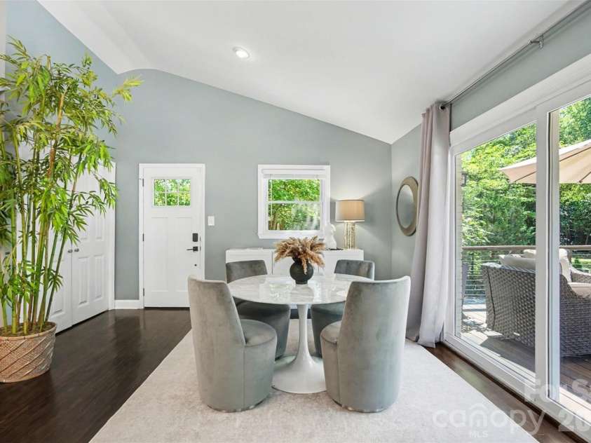 1800 Emerywood Drive, Charlotte, NC 28210.  MLS# CAR4342251, YatesRealty ID 18266. 