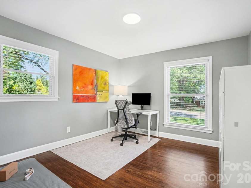 1800 Emerywood Drive, Charlotte, NC 28210.  MLS# CAR4342251, YatesRealty ID 18266. 