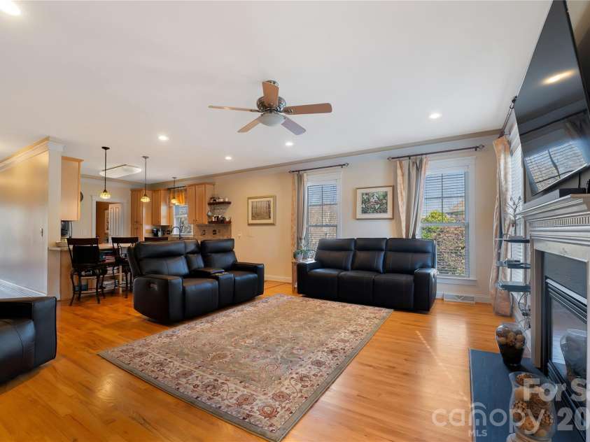 172 Water Oak Drive, Mooresville, NC 28117.  MLS# CAR4335397, YatesRealty ID 18267. 