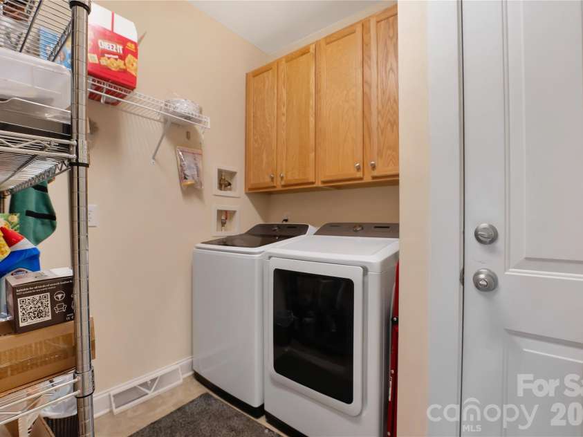 172 Water Oak Drive, Mooresville, NC 28117.  MLS# CAR4335397, YatesRealty ID 18267. 