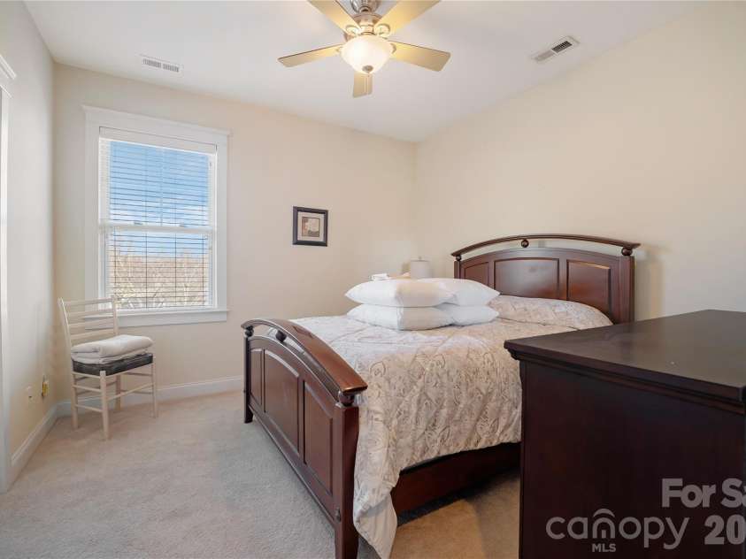 172 Water Oak Drive, Mooresville, NC 28117.  MLS# CAR4335397, YatesRealty ID 18267. 