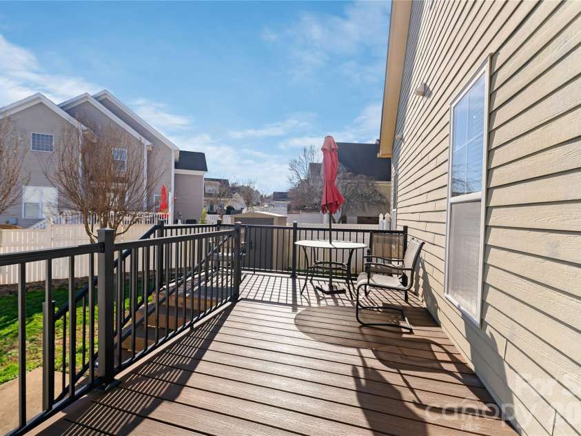 172 Water Oak Drive, Mooresville, NC 28117.  MLS# CAR4335397, YatesRealty ID 18267. 