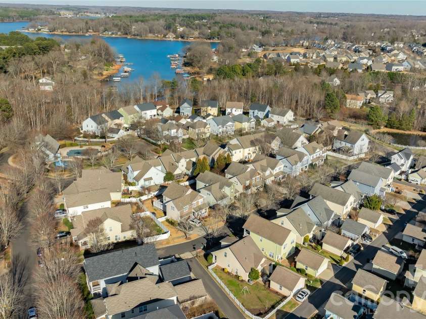 172 Water Oak Drive, Mooresville, NC 28117.  MLS# CAR4335397, YatesRealty ID 18267. 