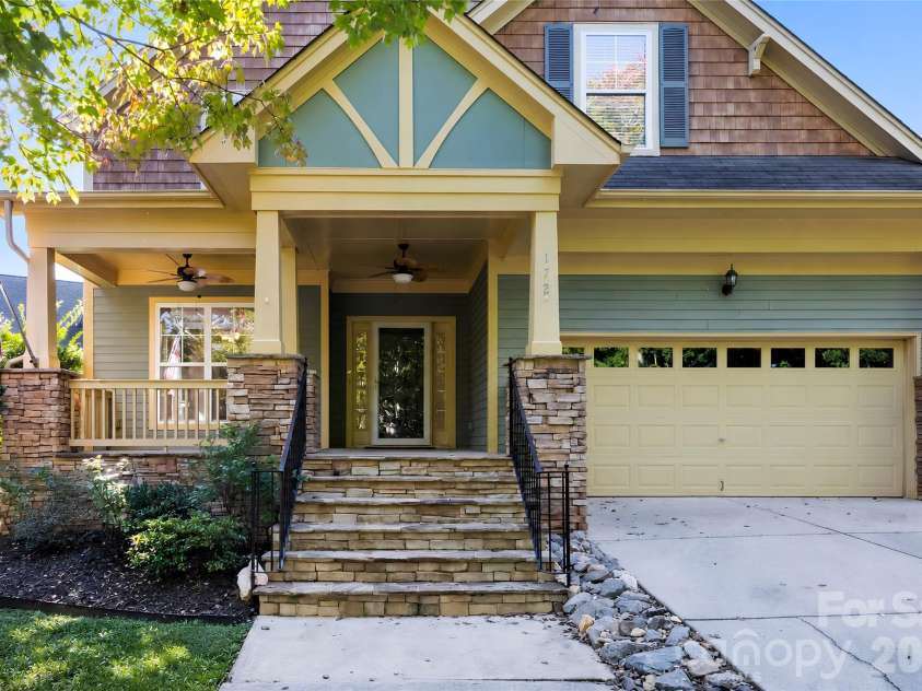 172 Water Oak Drive, Mooresville, NC 28117.  MLS# CAR4335397, YatesRealty ID 18267. 