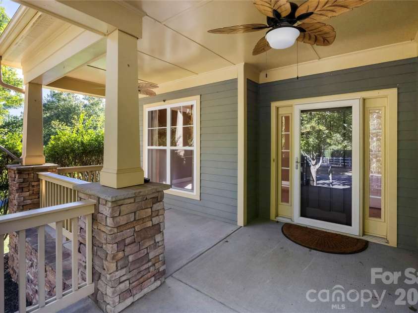172 Water Oak Drive, Mooresville, NC 28117.  MLS# CAR4335397, YatesRealty ID 18267. 