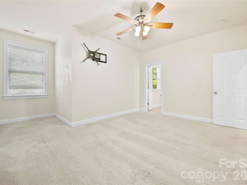 172 Water Oak Drive, Mooresville, NC 28117.  MLS# CAR4335397, YatesRealty ID 18267. 