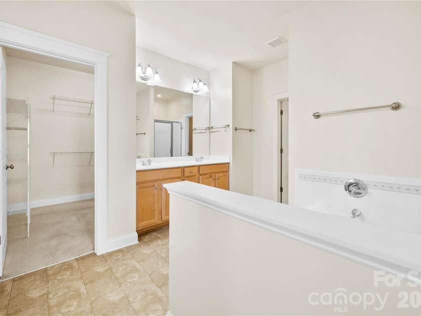 172 Water Oak Drive, Mooresville, NC 28117.  MLS# CAR4335397, YatesRealty ID 18267. 