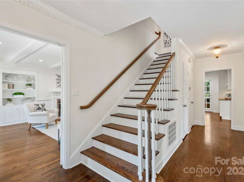 7213 Lancer Drive, Charlotte, NC 28226.  MLS# CAR4267135, YatesRealty ID 18268. 