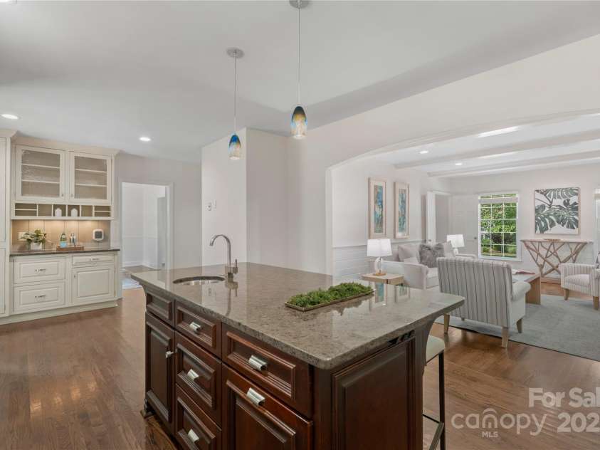 7213 Lancer Drive, Charlotte, NC 28226.  MLS# CAR4267135, YatesRealty ID 18268. 