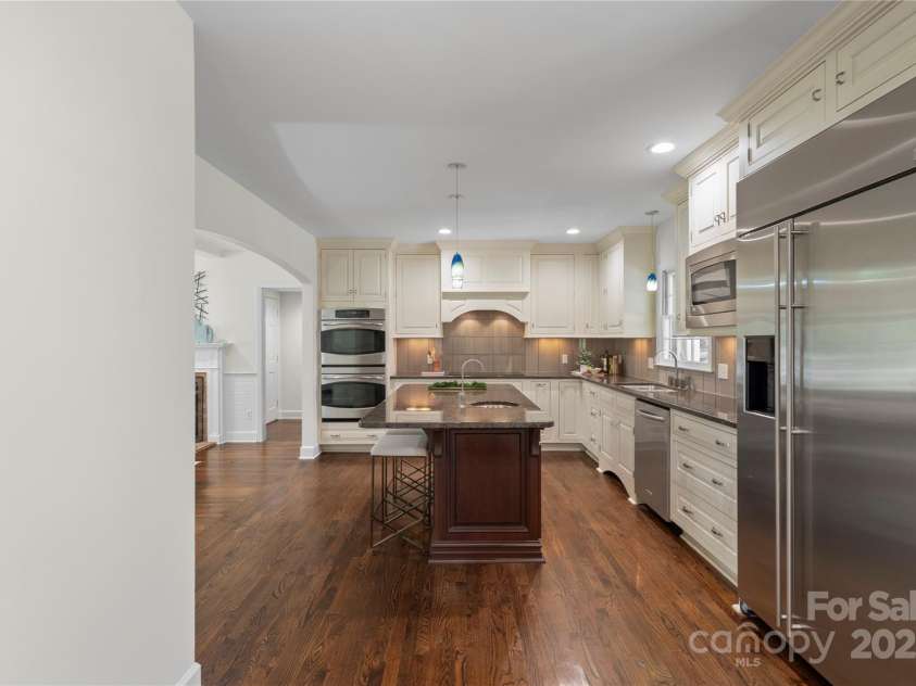 7213 Lancer Drive, Charlotte, NC 28226.  MLS# CAR4267135, YatesRealty ID 18268. 