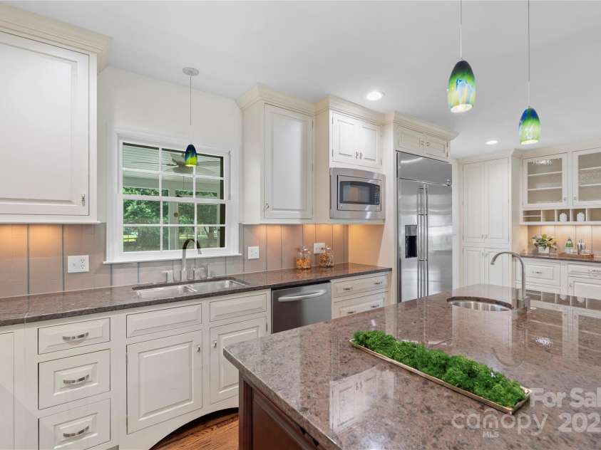 7213 Lancer Drive, Charlotte, NC 28226.  MLS# CAR4267135, YatesRealty ID 18268. 