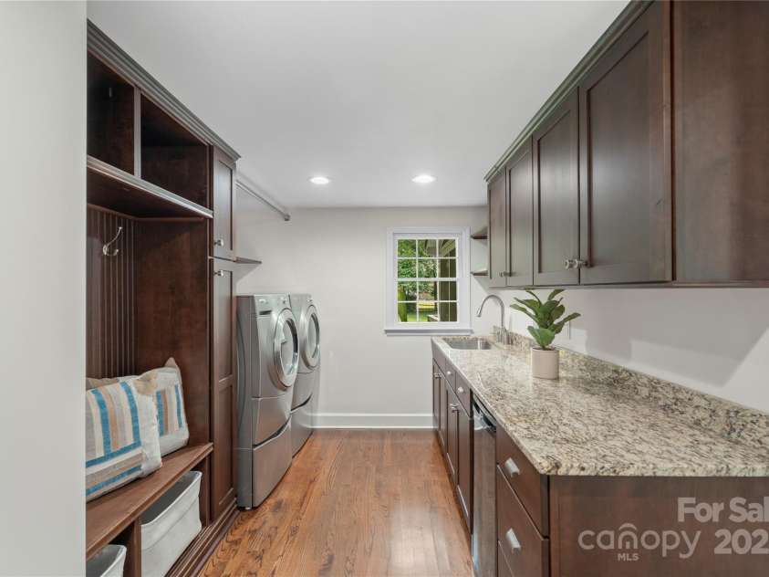 7213 Lancer Drive, Charlotte, NC 28226.  MLS# CAR4267135, YatesRealty ID 18268. 