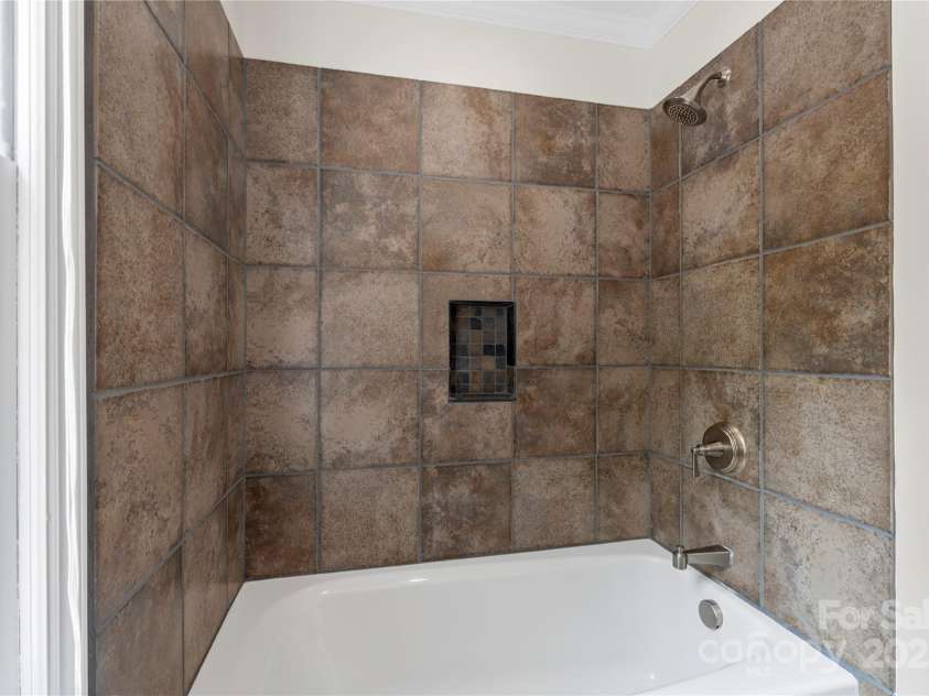 7213 Lancer Drive, Charlotte, NC 28226.  MLS# CAR4267135, YatesRealty ID 18268. 
