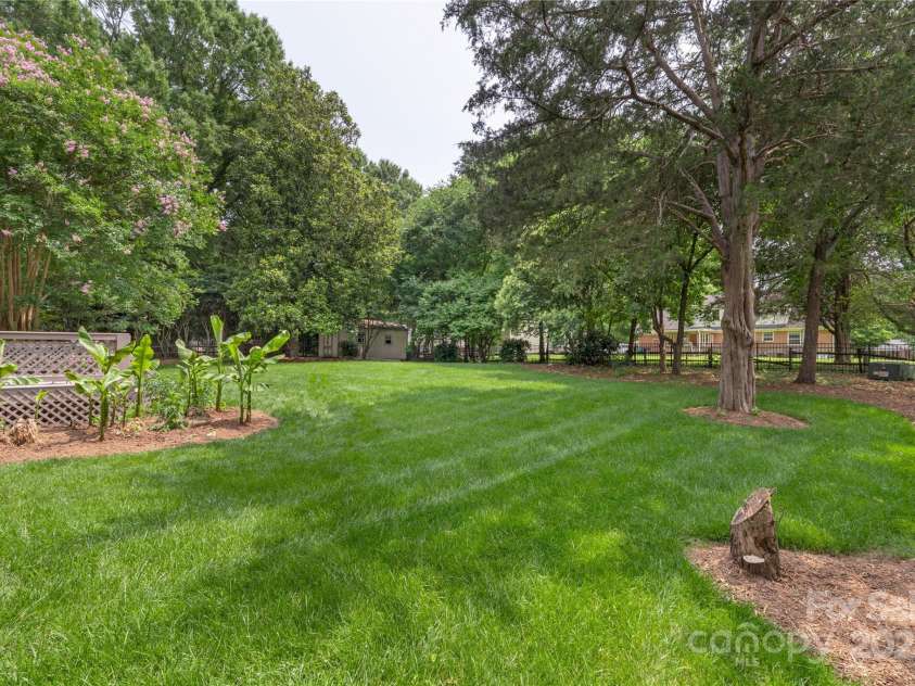 7213 Lancer Drive, Charlotte, NC 28226.  MLS# CAR4267135, YatesRealty ID 18268. 