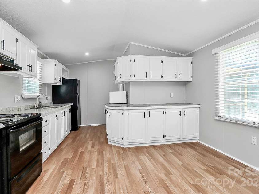 1310 Glasscock Road, Rock Hill, SC 29730.  MLS# CAR4266644, YatesRealty ID 18271. Kithcen/Dining