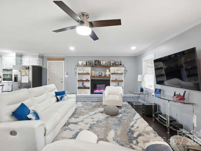 1926 Hopewell Church Road, Sherrills Ford, NC 28673.  MLS# CAR4196104, YatesRealty ID 18272. Family Room