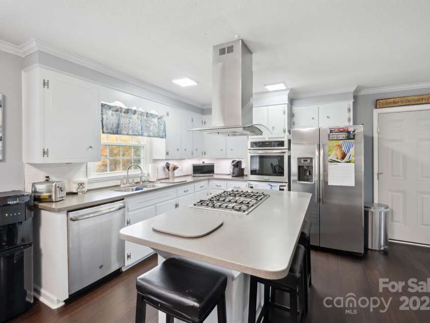 1926 Hopewell Church Road, Sherrills Ford, NC 28673.  MLS# CAR4196104, YatesRealty ID 18272. Upgraded Kitchen