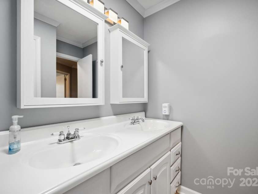 1926 Hopewell Church Road, Sherrills Ford, NC 28673.  MLS# CAR4196104, YatesRealty ID 18272. Upstairs Guest Bathroom