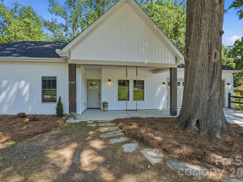2113 Woodlawn Street, Kannapolis, NC 28083.  MLS# CAR4372659, YatesRealty ID 18273. 