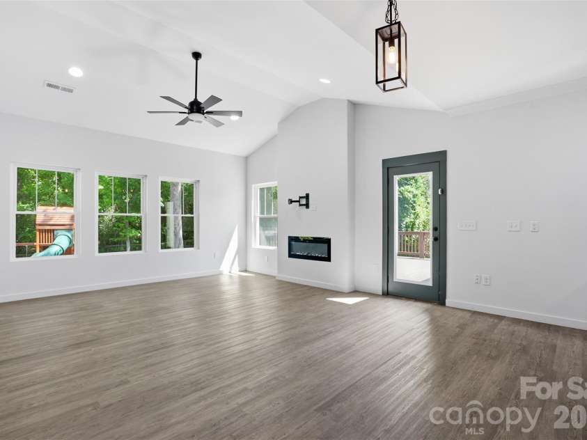 2113 Woodlawn Street, Kannapolis, NC 28083.  MLS# CAR4372659, YatesRealty ID 18273. 