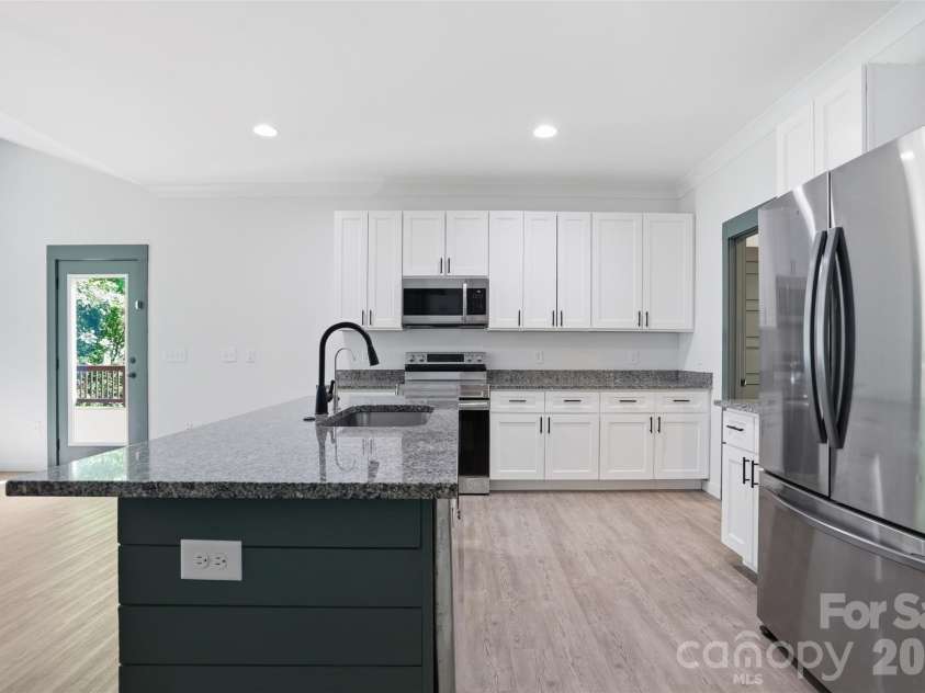 2113 Woodlawn Street, Kannapolis, NC 28083.  MLS# CAR4372659, YatesRealty ID 18273. 