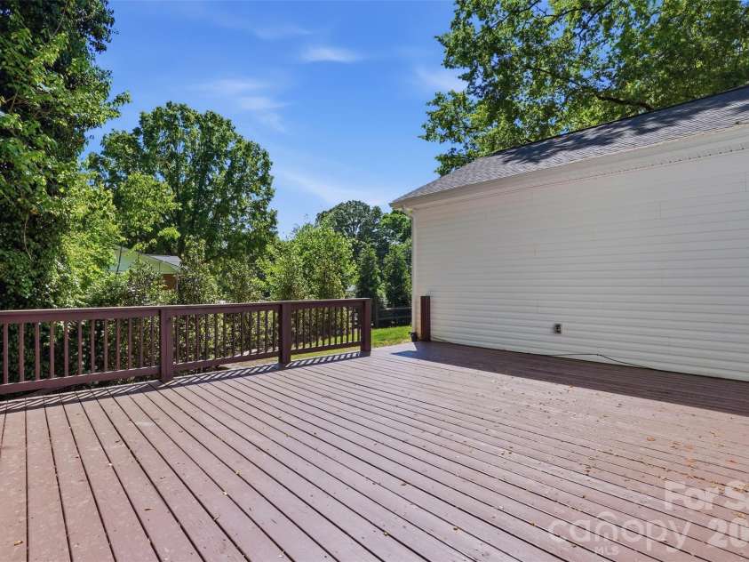 2113 Woodlawn Street, Kannapolis, NC 28083.  MLS# CAR4372659, YatesRealty ID 18273. 
