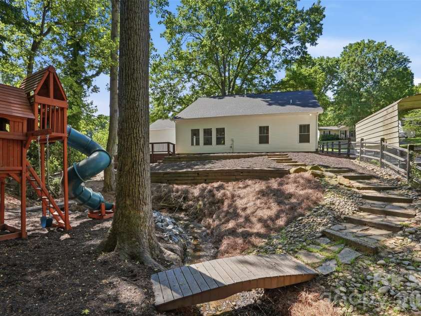 2113 Woodlawn Street, Kannapolis, NC 28083.  MLS# CAR4372659, YatesRealty ID 18273. 