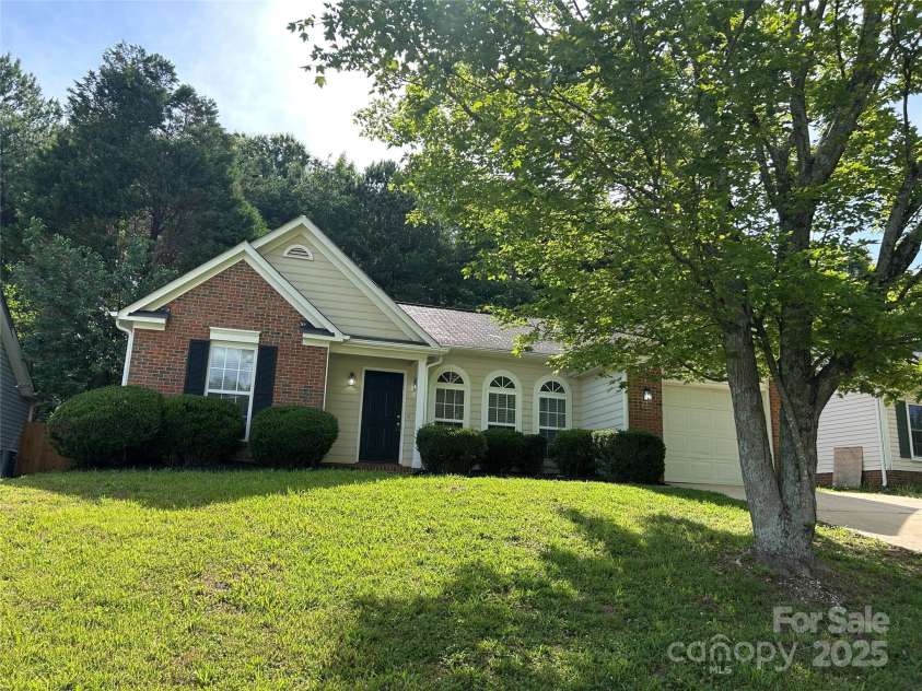 3124 Burkston Road, Charlotte, NC 28269.  MLS# CAR4263741, YatesRealty ID 18273. 