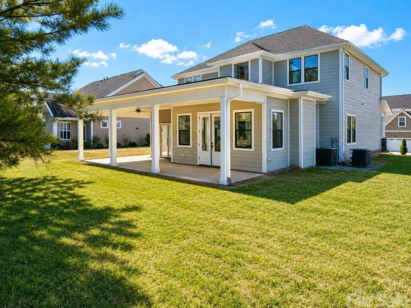 1207 39th Avenue, Hickory, NC 28601.  MLS# CAR4342457, YatesRealty ID 18274. 