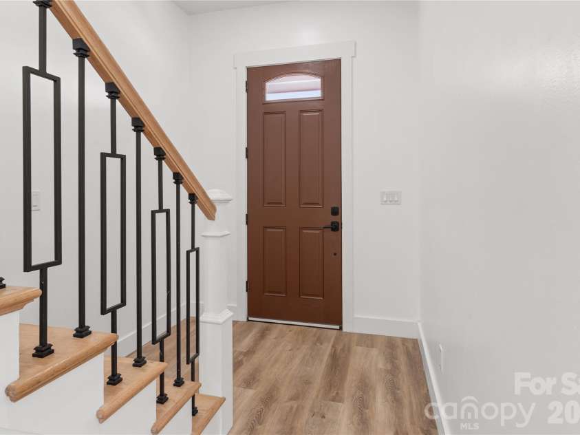 1207 39th Avenue, Hickory, NC 28601.  MLS# CAR4413840, YatesRealty ID 18274. 