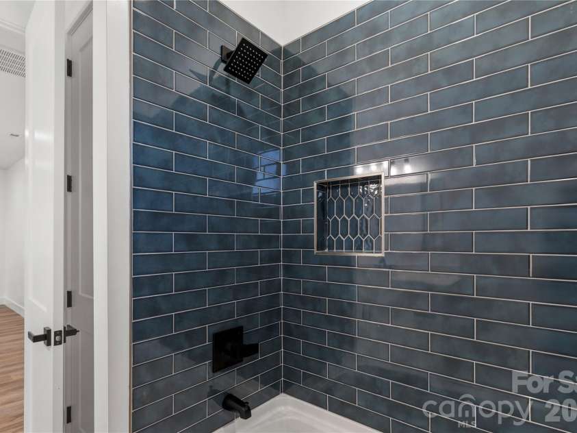 1207 39th Avenue, Hickory, NC 28601.  MLS# CAR4413840, YatesRealty ID 18274. 