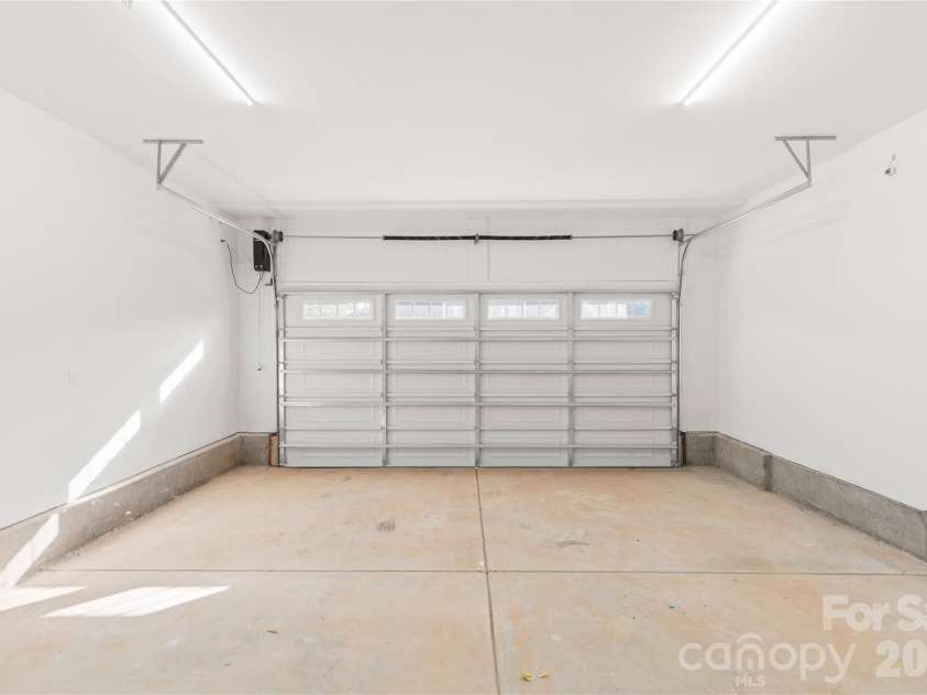 1207 39th Avenue, Hickory, NC 28601.  MLS# CAR4413840, YatesRealty ID 18274. 