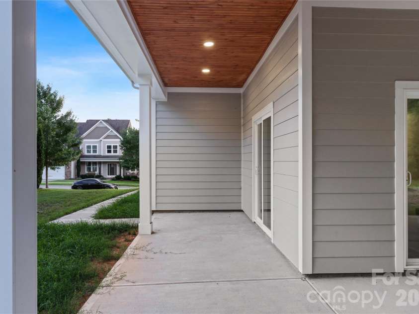 1207 39th Avenue, Hickory, NC 28601.  MLS# CAR4413840, YatesRealty ID 18274. 