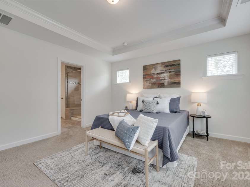 5836 Clan Maclaine Drive, Charlotte, NC 28278.  MLS# CAR4259944, YatesRealty ID 18274. Huge Primary Bedroom with more Natural Light & Trey Ceiling