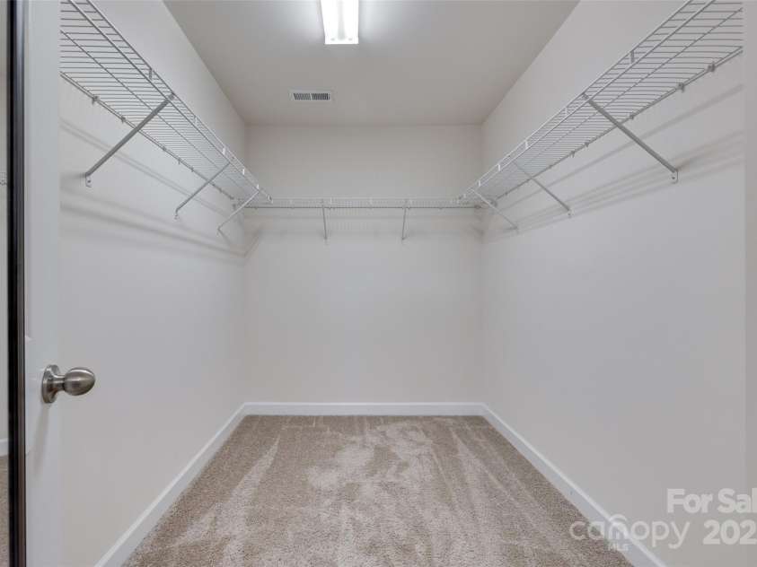 5836 Clan Maclaine Drive, Charlotte, NC 28278.  MLS# CAR4259944, YatesRealty ID 18274. HUGE Primary Closet
