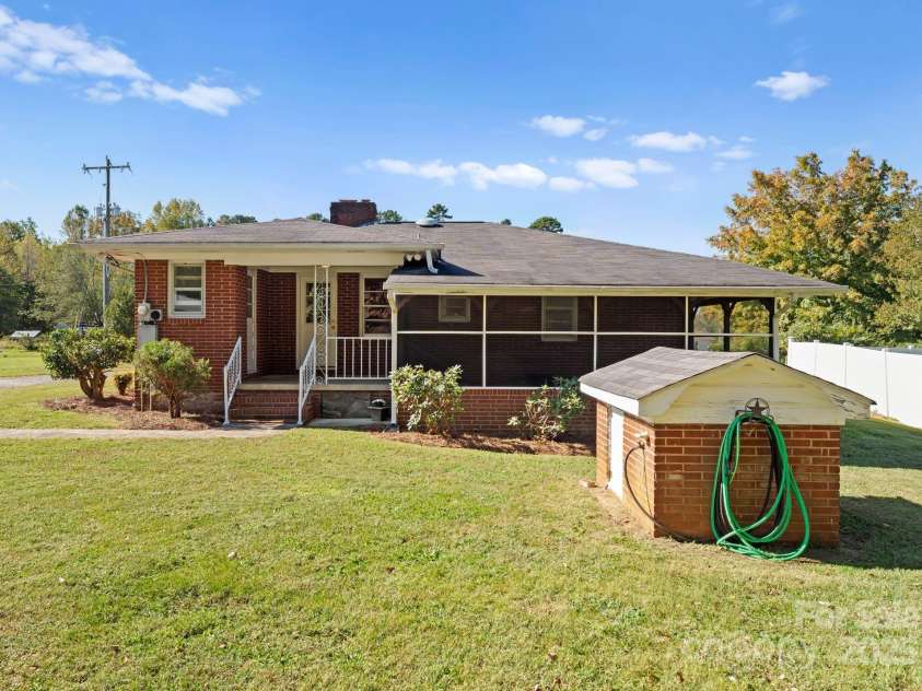 5170 Woodleaf Road, Salisbury, NC 28147.  MLS# CAR4264335, YatesRealty ID 18275. 