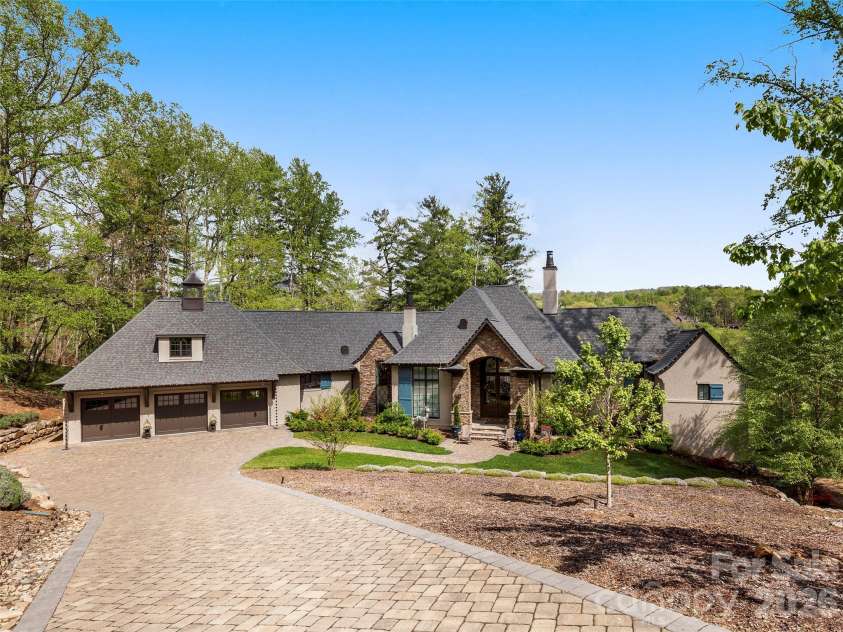 41 Bear Flower Trail, Arden, NC 28704.  MLS# CAR4370529, YatesRealty ID 18276. 