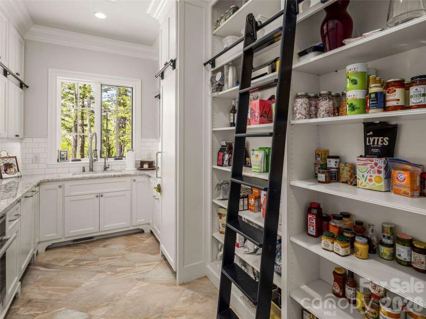 41 Bear Flower Trail, Arden, NC 28704.  MLS# CAR4370529, YatesRealty ID 18276. 