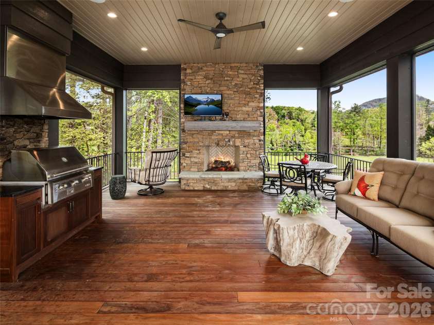 41 Bear Flower Trail, Arden, NC 28704.  MLS# CAR4370529, YatesRealty ID 18276. 